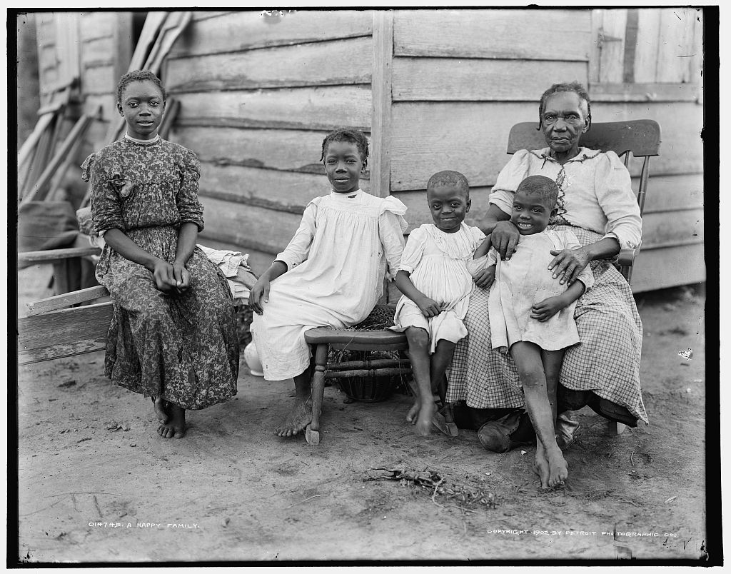 A Happy family, 1902 (Library of Congress)