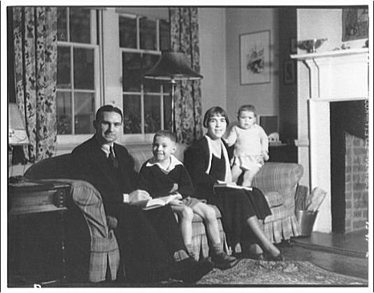 Art Brown and family. Brown family on couch I, 1932 (Library of Congress)