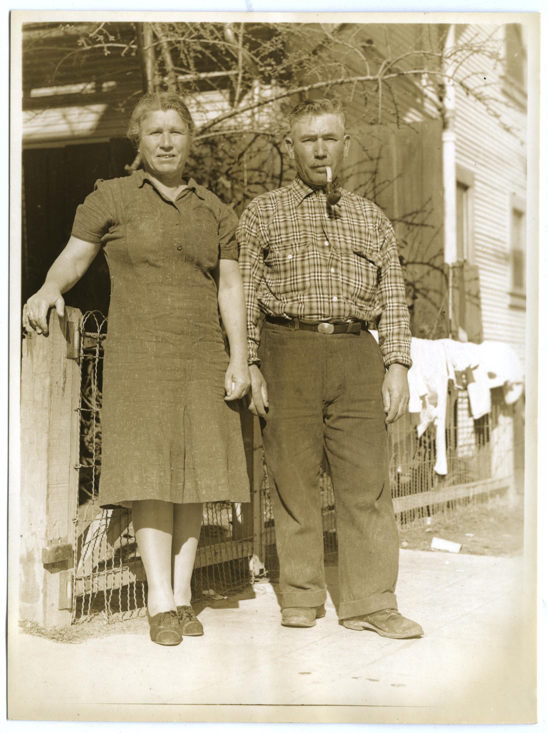 Francisco Sanfilippo and his wife, group portrait, 1939 (Library of Congress)