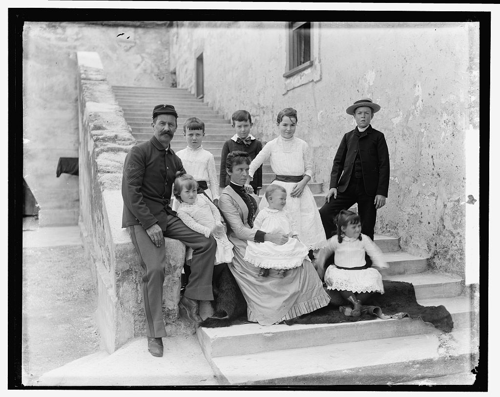 G.M. Brown & family, St. Augustine, 1890 (Library of Congress)