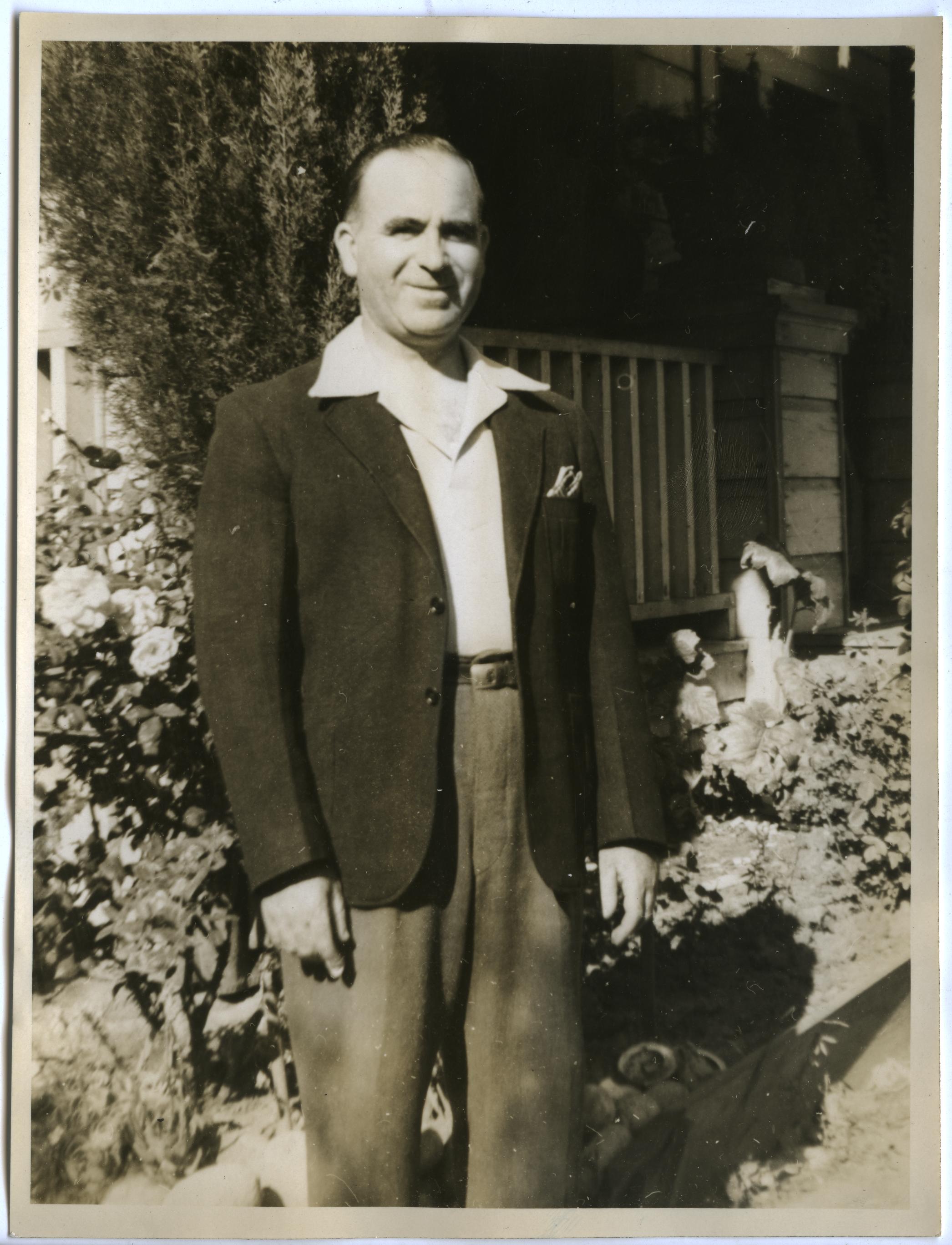 Guiseppe Russo, portrait, photograph, 1939 (Loc)