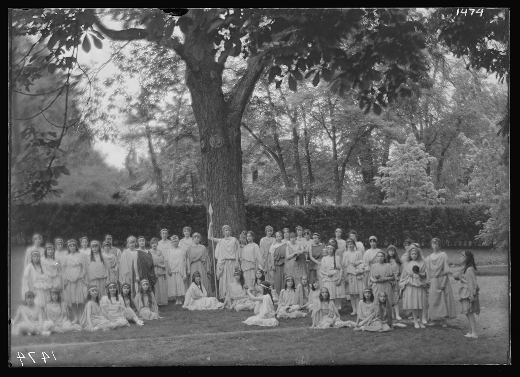 Halstead School, 1916 (Library of Congress)