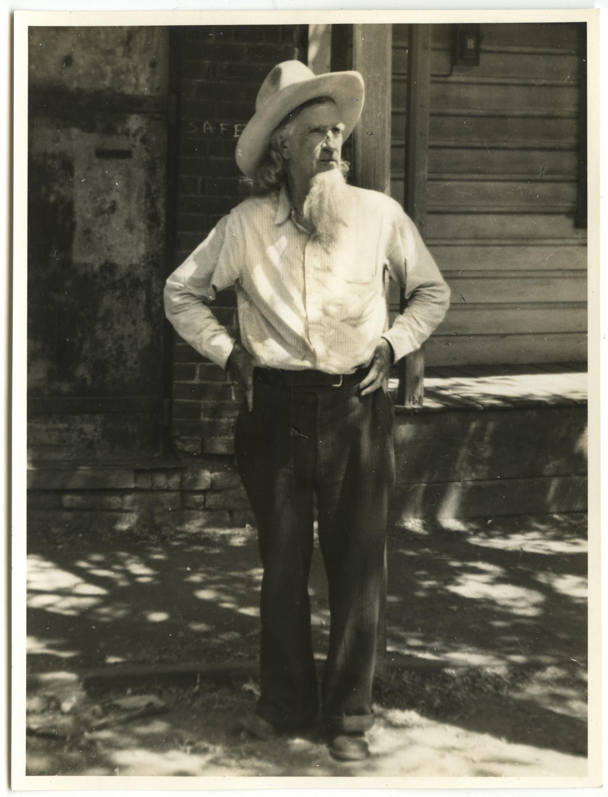 Hubert Brady, portrait, photograph, 1939 (Loc)