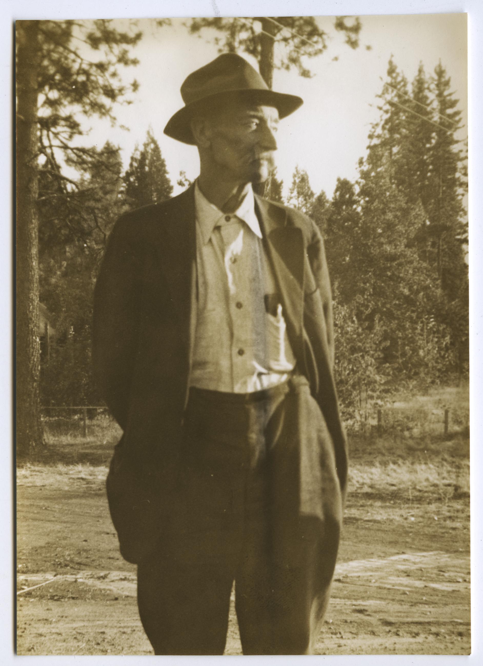 Leonard W. Jones, portrait, photograph, 1939 (Loc)