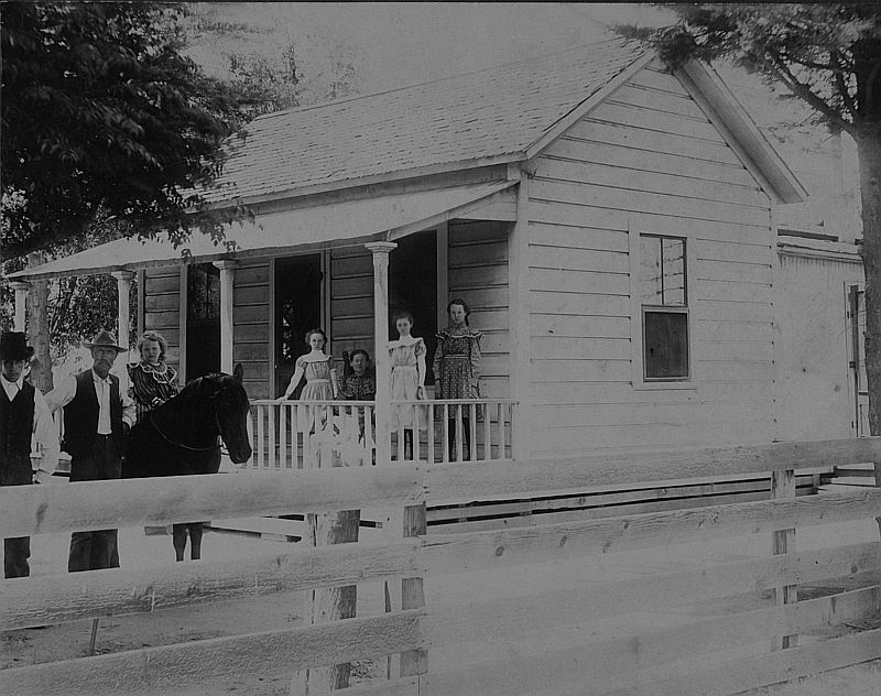 Malloch Family, Visalia, California, ca 1904, 1904 (Internet Archive)