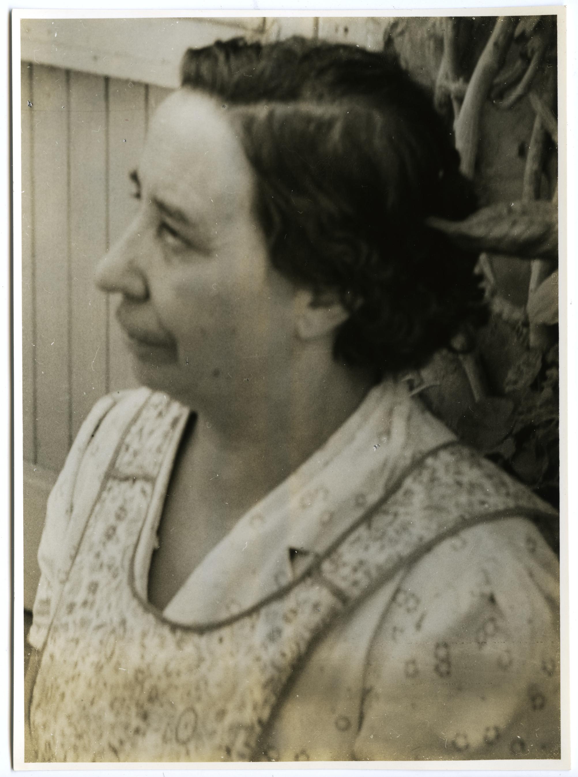 Maria Garcia, left profile, 1939 (Library of Congress)