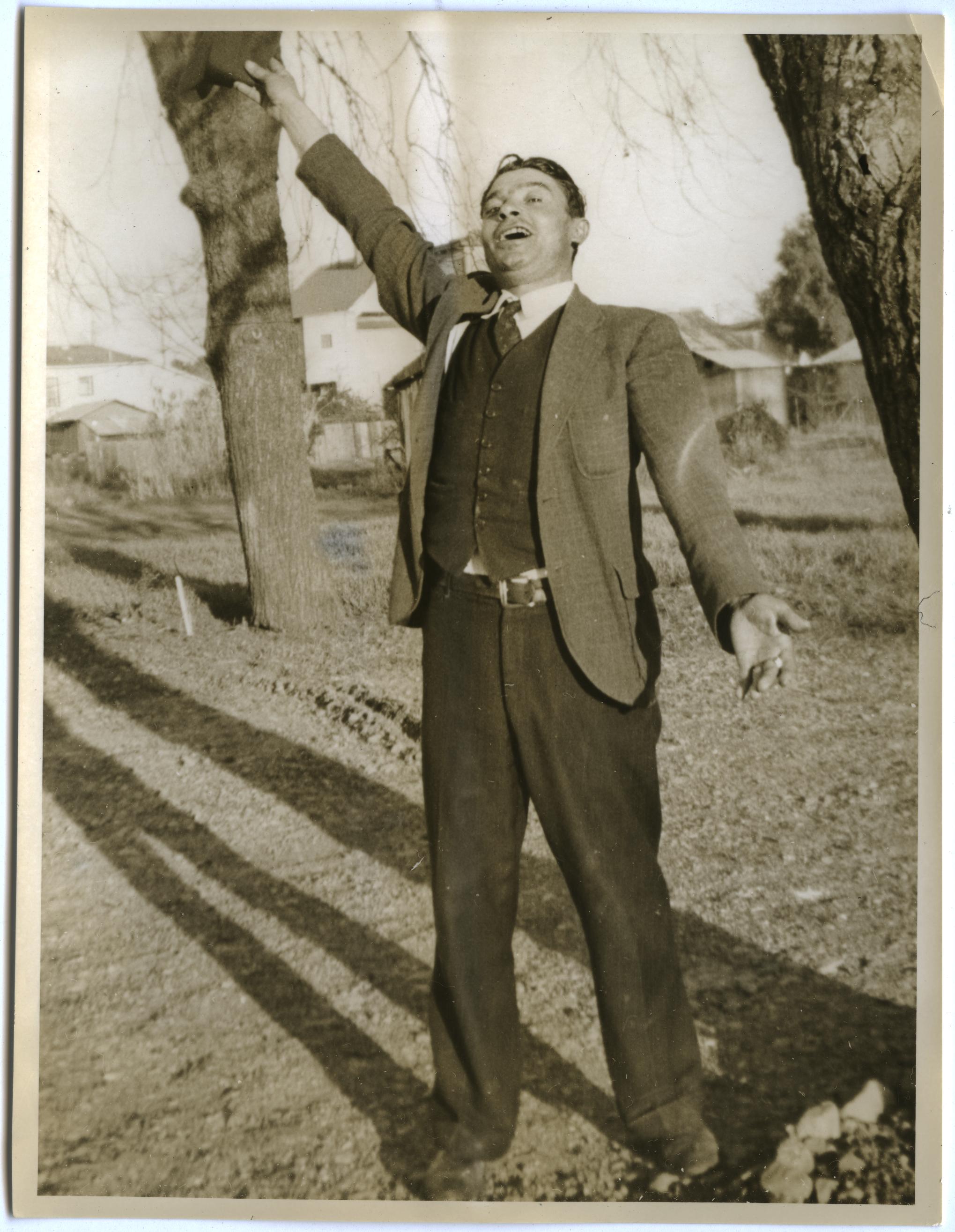 Mario Olmeda, portrait, photograph, 1939 (Loc)