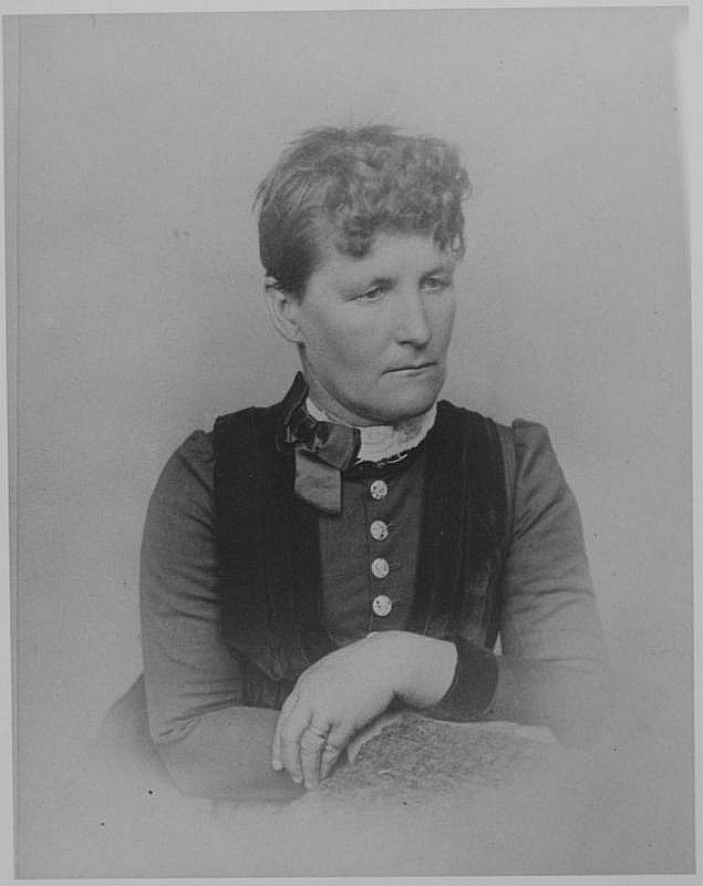 Mrs. MCK Shuey, Porterville, California, ca 1900, 1900 (Internet Archive)