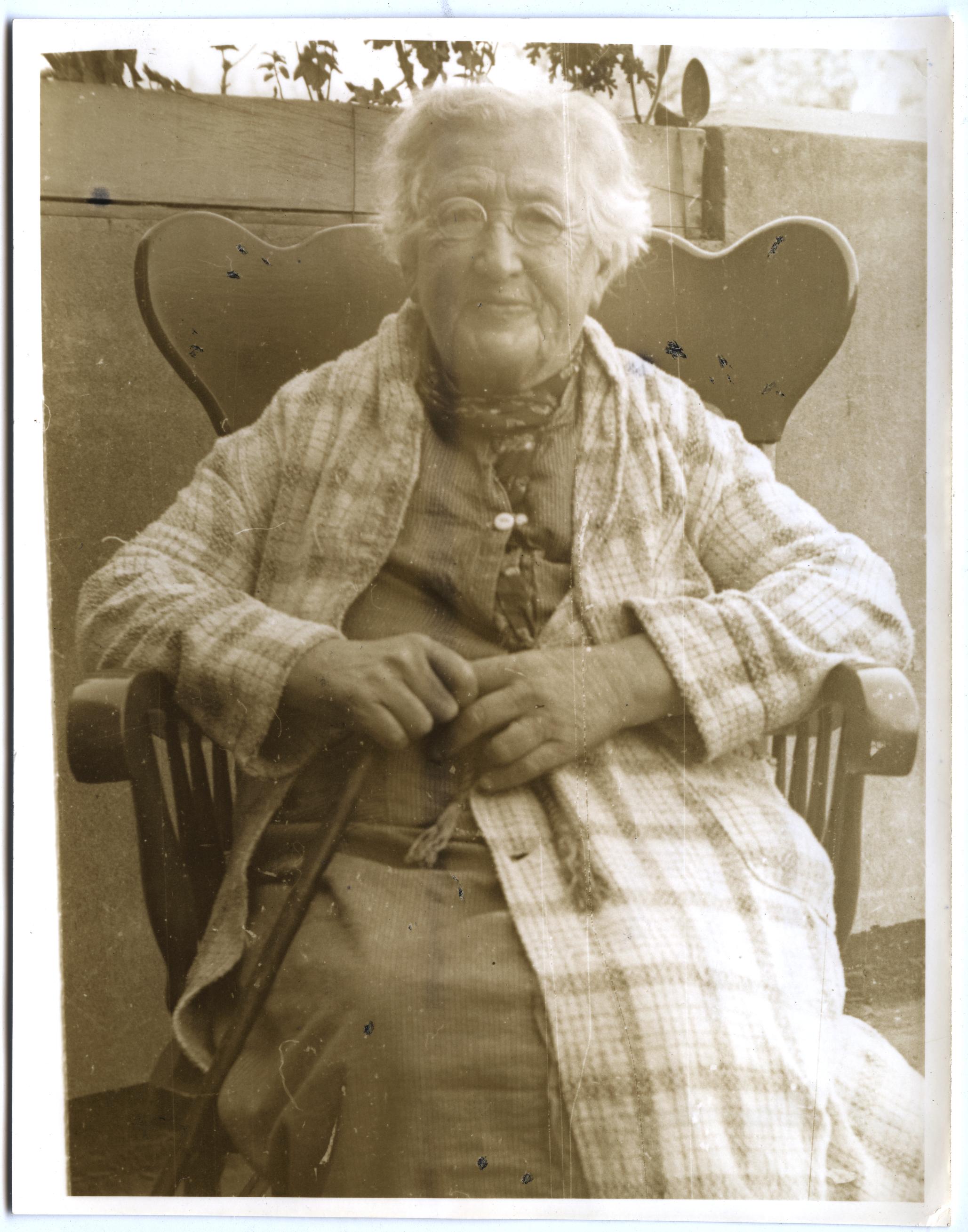 Oddrun Sigurasson, portrait, photograph, 1938 (Loc)