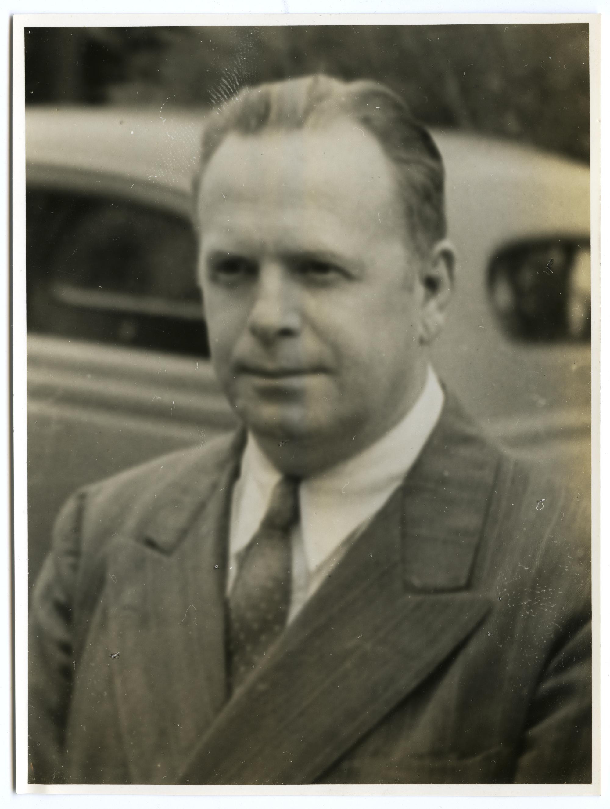 Otto Bardarson, portrait, photograph, 1939 (Loc)