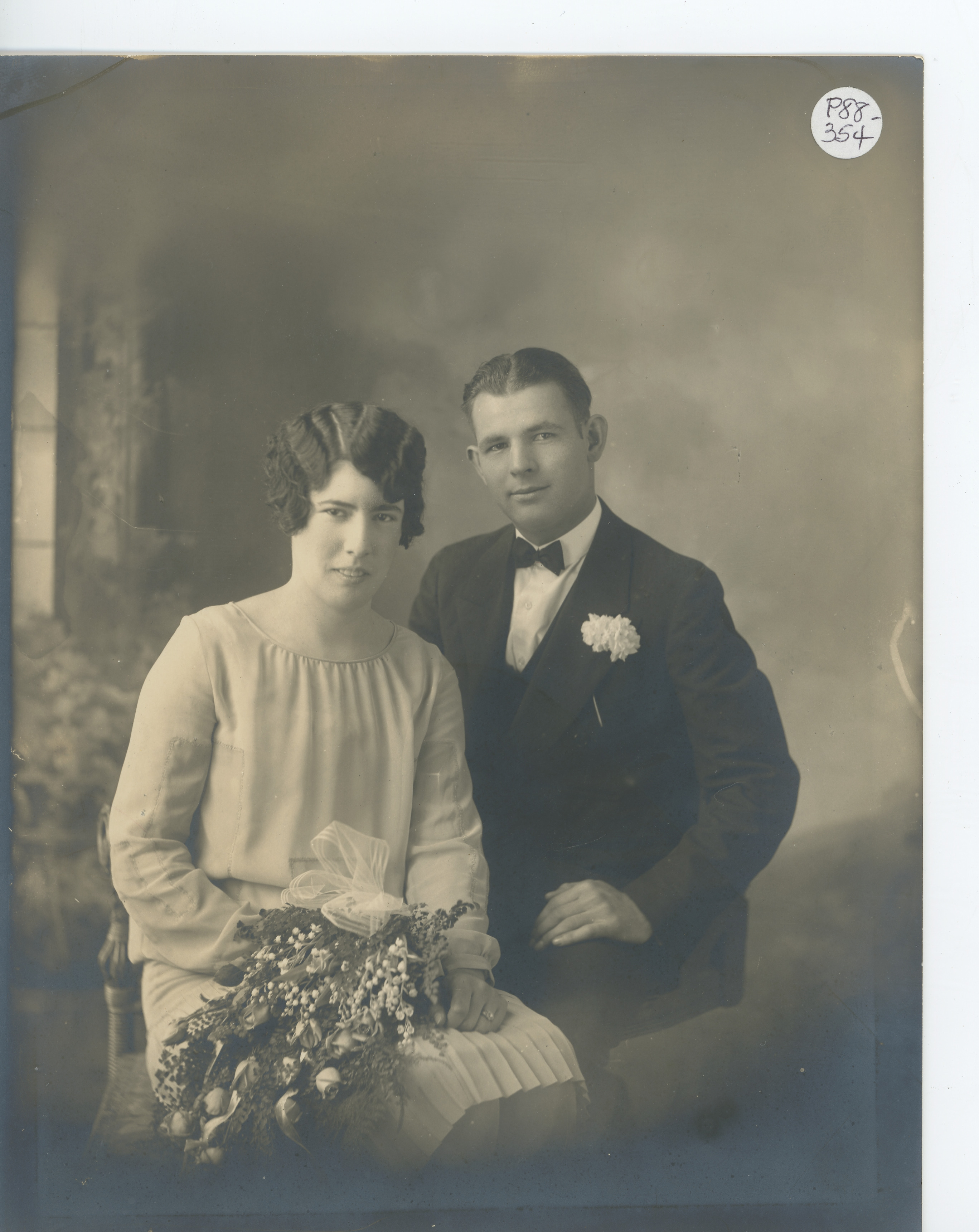 People: Mary Almada Souza and Arthur Souza wedding picture, 1927, 1927 (Internet Archive)