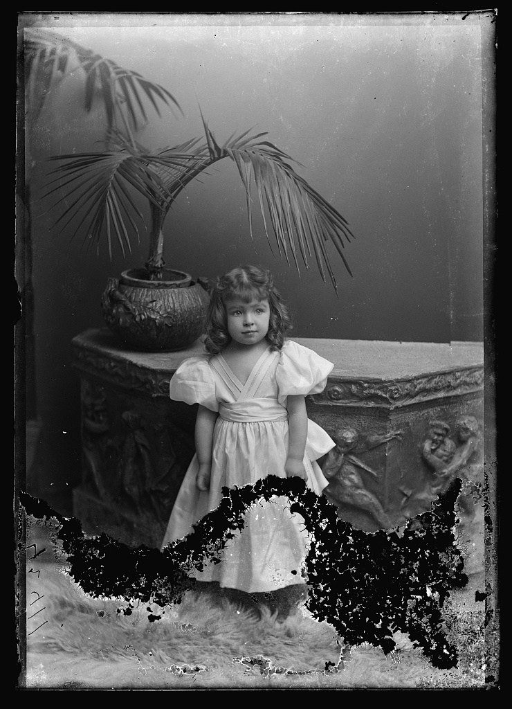 Portrait, little girl, 1894 (Library of Congress)