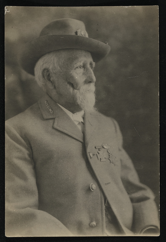 [Private Joseph Tyler Jobson, of Co. G, 9th Virginia Infantry Regiment and Veteran Reserve Corps in United Confederate Veterans uniform with Confederate Veterans of Virginia membership badge and South, 1924 (Library of Congress)