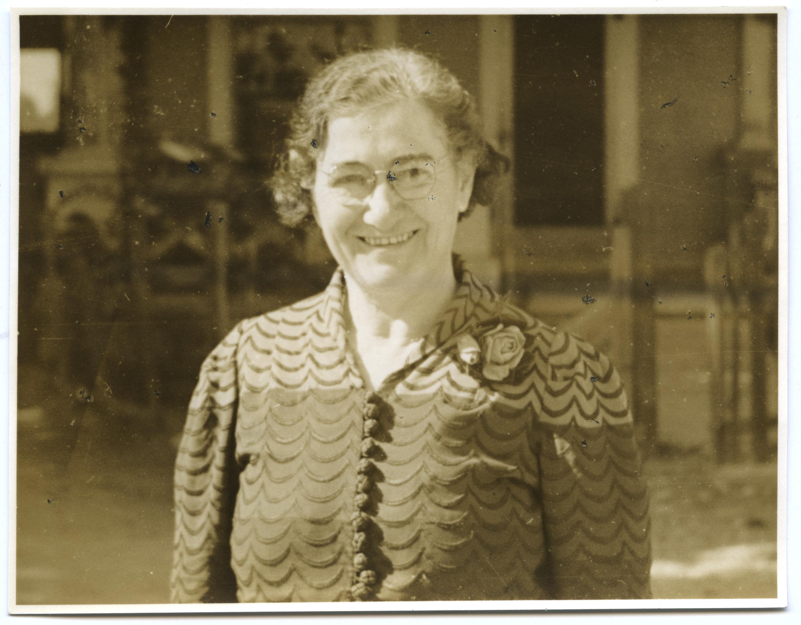 Siranoosh Shapazian, portrait, photograph, 1939 (Loc)