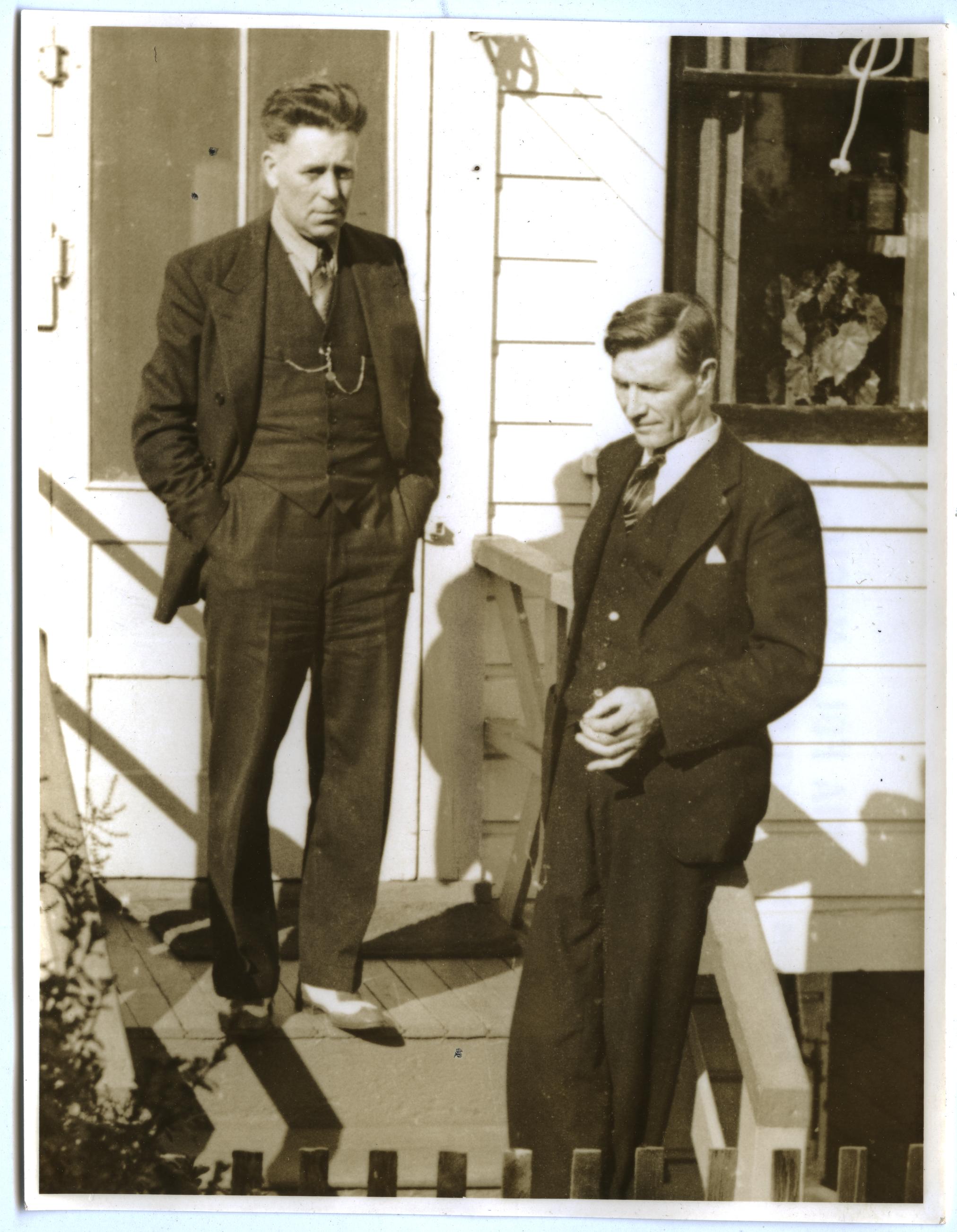 Thodur Einarsson and John Olafson, group portrait, 1939 (Library of Congress)