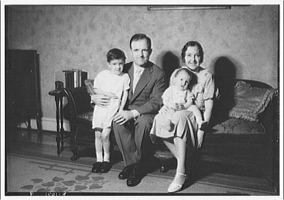 Thomas J. Meaney family and children. Meaney family portrait II, 1920 (Library of Congress)
