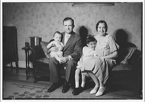 Thomas J. Meaney family and children. Meaney family portrait III, 1920 (Library of Congress)