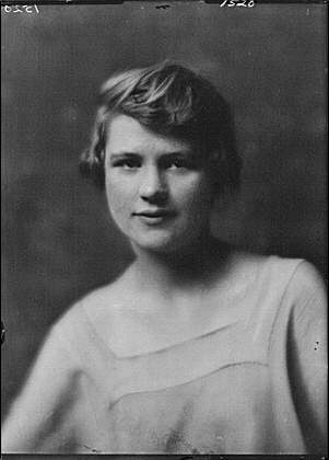 Unidentified woman, 1916 (Library of Congress)