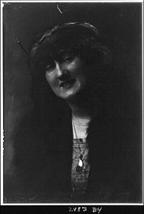 Wolf, Mrs, 1919 (Library of Congress)